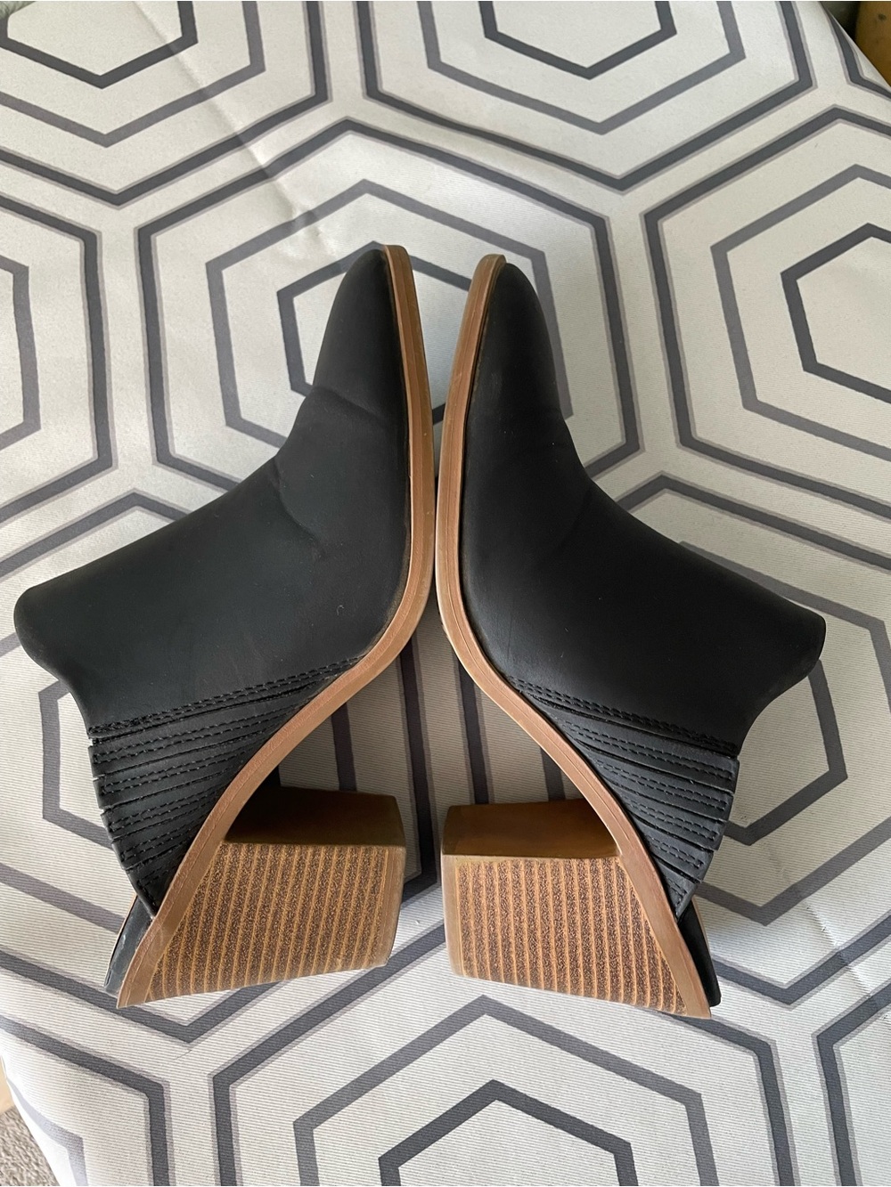 🌱5/$25🌱 Time and Tru | Memory Foam Black Faux Leather Block Heel Pointed Mule - Picture 5 of 11